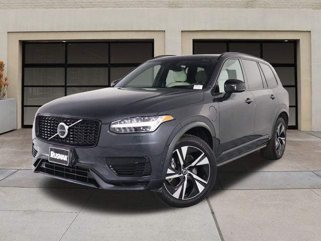 2022 Volvo XC90 Recharge Plug-In Hybrid R-Design