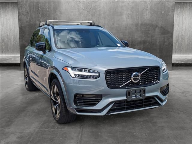 2022 Volvo XC90 Recharge Plug-In Hybrid R-Design