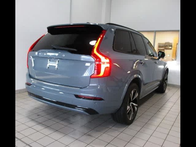 2022 Volvo XC90 Recharge Plug-In Hybrid R-Design