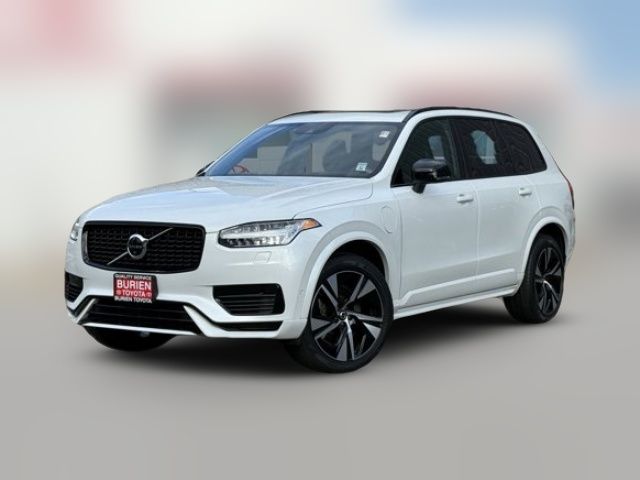 2022 Volvo XC90 Recharge Plug-In Hybrid R-Design