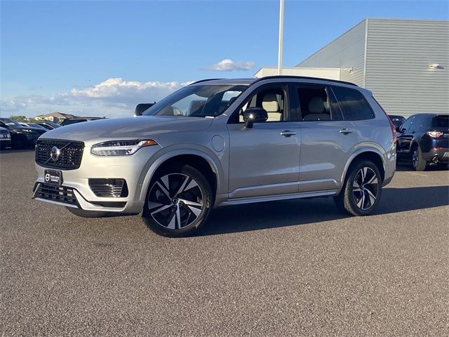 2022 Volvo XC90 Recharge Plug-In Hybrid R-Design