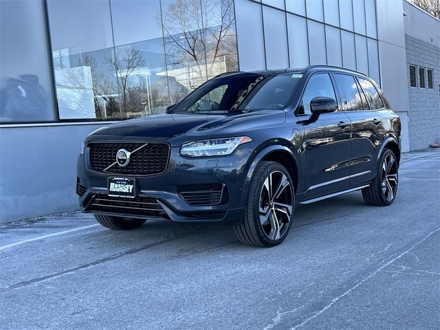 2022 Volvo XC90 Recharge Plug-In Hybrid R-Design