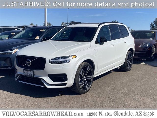 2022 Volvo XC90 Recharge Plug-In Hybrid R-Design