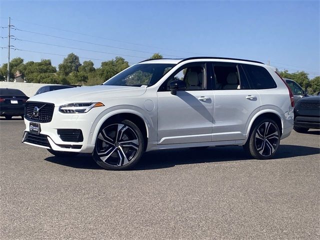 2022 Volvo XC90 Recharge Plug-In Hybrid R-Design