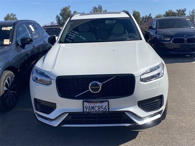 2022 Volvo XC90 Recharge Plug-In Hybrid R-Design