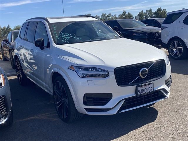 2022 Volvo XC90 Recharge Plug-In Hybrid R-Design