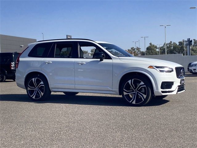 2022 Volvo XC90 Recharge Plug-In Hybrid R-Design