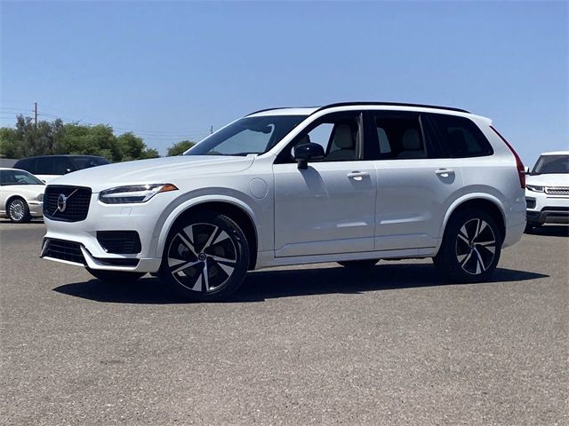 2022 Volvo XC90 Recharge Plug-In Hybrid R-Design