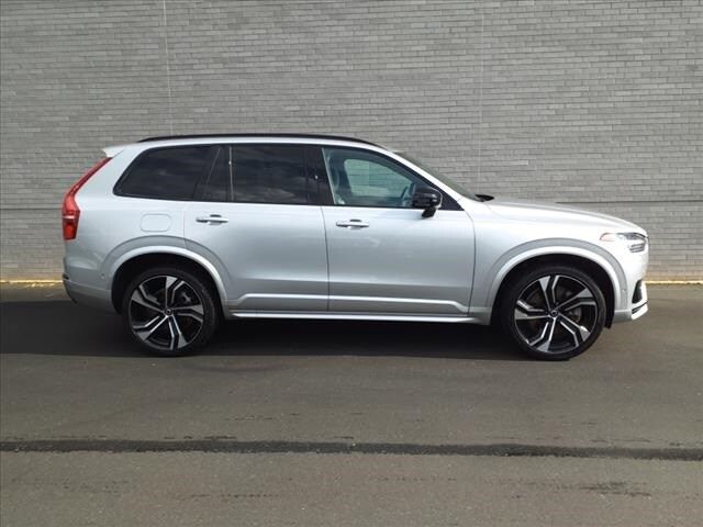 2022 Volvo XC90 Recharge Plug-In Hybrid R-Design