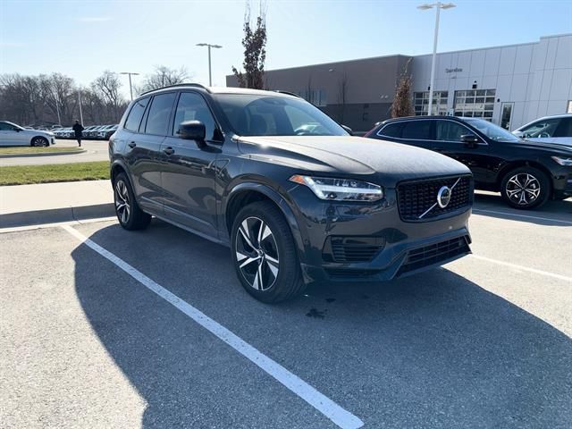 2022 Volvo XC90 Recharge Plug-In Hybrid R-Design