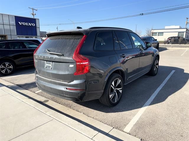 2022 Volvo XC90 Recharge Plug-In Hybrid R-Design