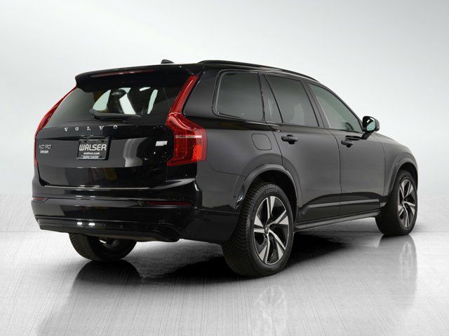 2022 Volvo XC90 Recharge Plug-In Hybrid R-Design