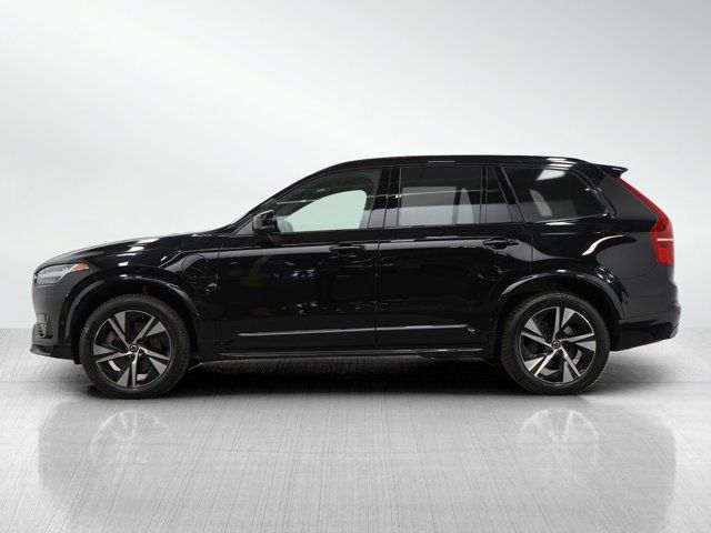 2022 Volvo XC90 Recharge Plug-In Hybrid R-Design