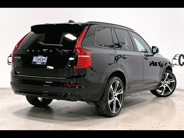 2022 Volvo XC90 Recharge Plug-In Hybrid R-Design