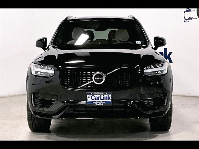 2022 Volvo XC90 Recharge Plug-In Hybrid R-Design