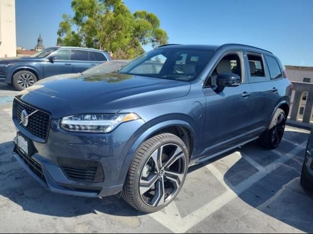 2022 Volvo XC90 Recharge Plug-In Hybrid R-Design