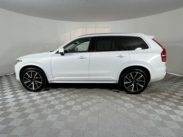 2022 Volvo XC90 Momentum