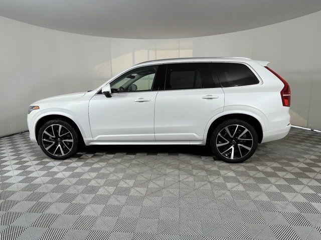 2022 Volvo XC90 Momentum