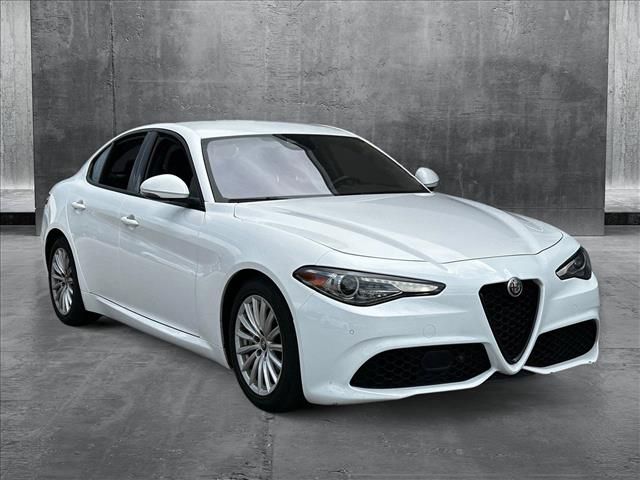 2023 Alfa Romeo Giulia Base