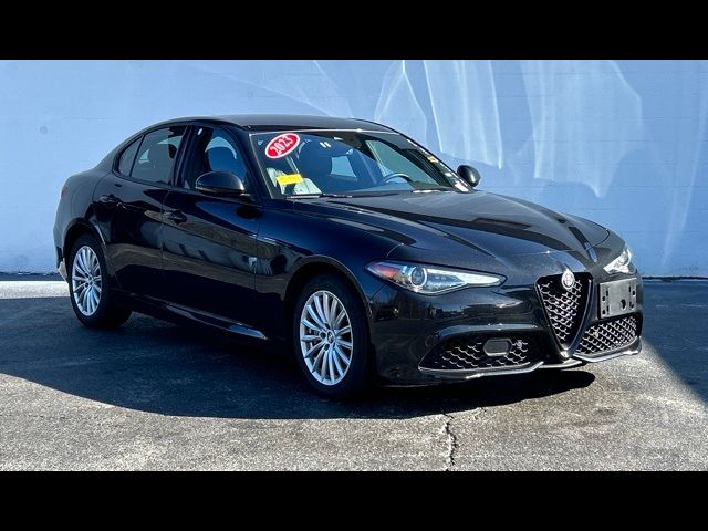 2023 Alfa Romeo Giulia Base