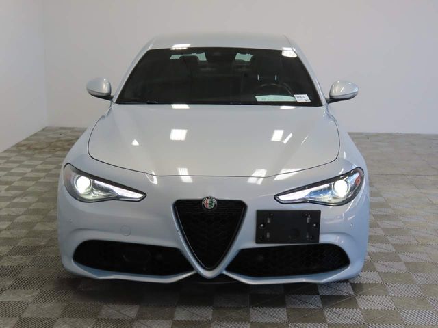 2023 Alfa Romeo Giulia Base