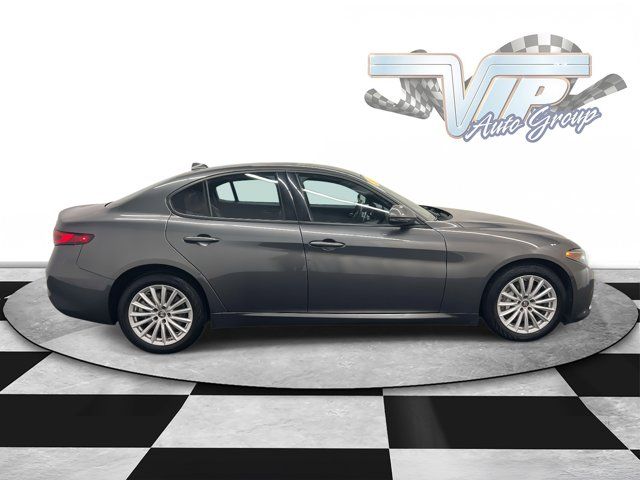 2023 Alfa Romeo Giulia Base