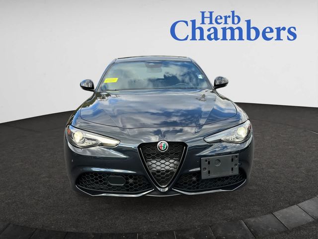 2023 Alfa Romeo Giulia Base