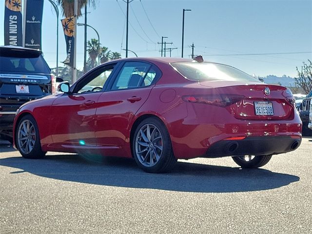 2023 Alfa Romeo Giulia Base