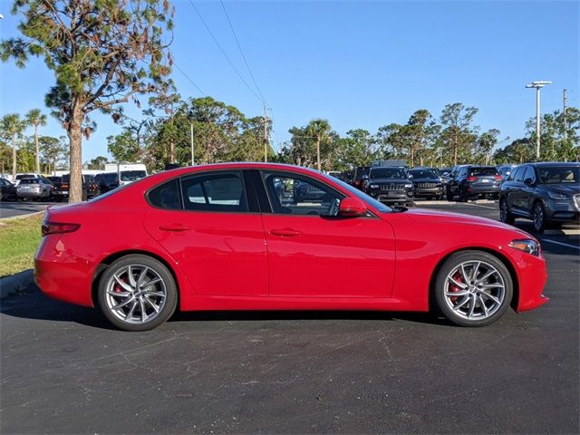 2023 Alfa Romeo Giulia Base