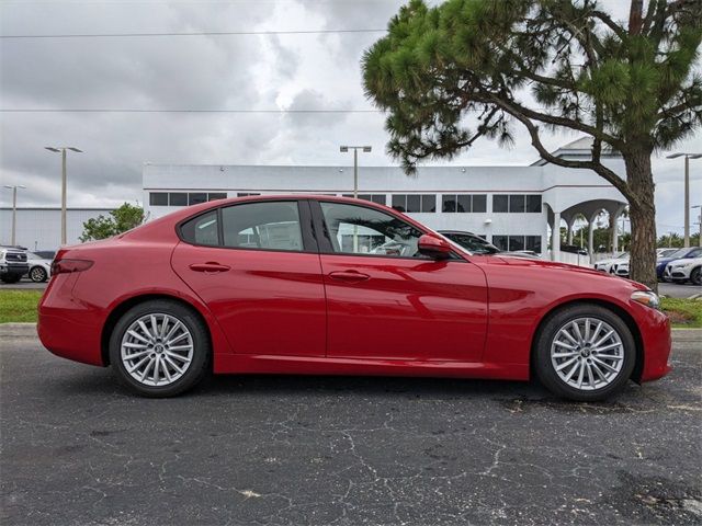 2023 Alfa Romeo Giulia Base