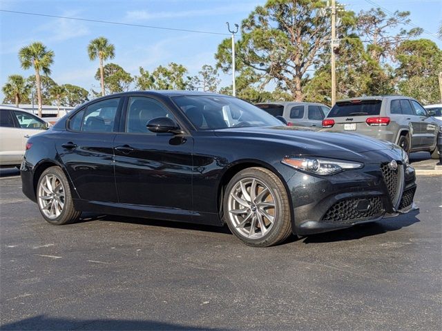 2023 Alfa Romeo Giulia Base