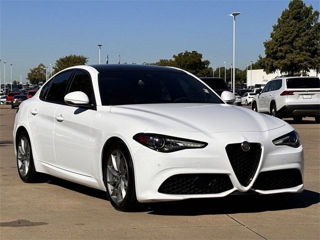 2023 Alfa Romeo Giulia Base