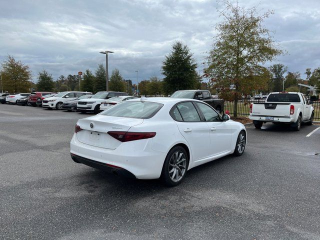 2023 Alfa Romeo Giulia Base