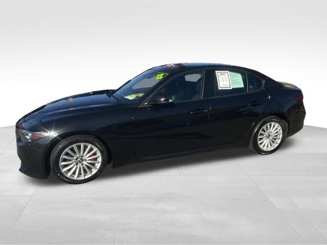2023 Alfa Romeo Giulia Base