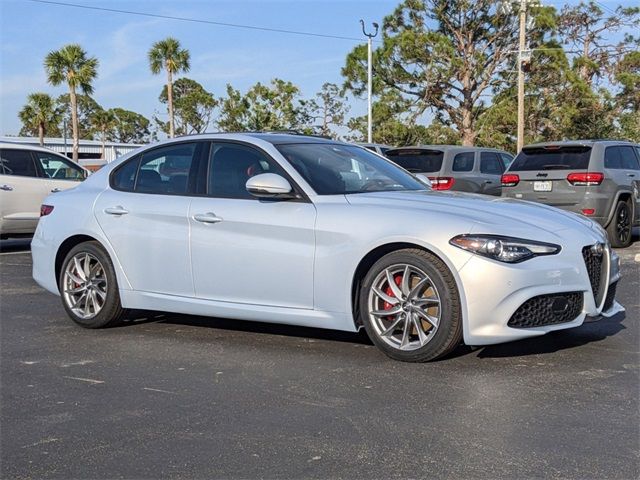 2023 Alfa Romeo Giulia Base