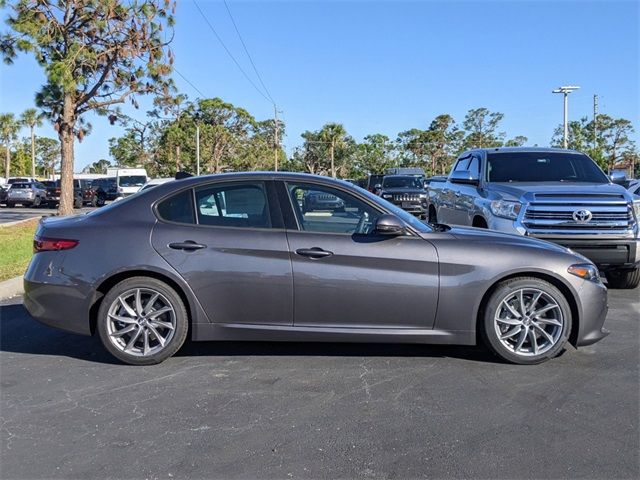 2023 Alfa Romeo Giulia Base