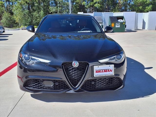 2023 Alfa Romeo Giulia Base