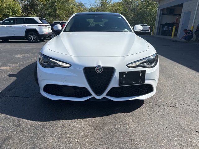 2023 Alfa Romeo Giulia Base