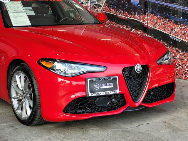 2023 Alfa Romeo Giulia Base