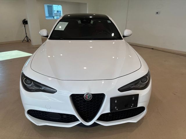 2023 Alfa Romeo Giulia Base