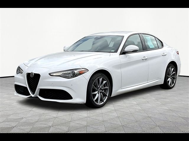 2023 Alfa Romeo Giulia Base