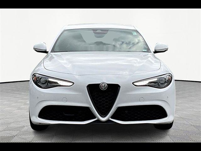 2023 Alfa Romeo Giulia Base