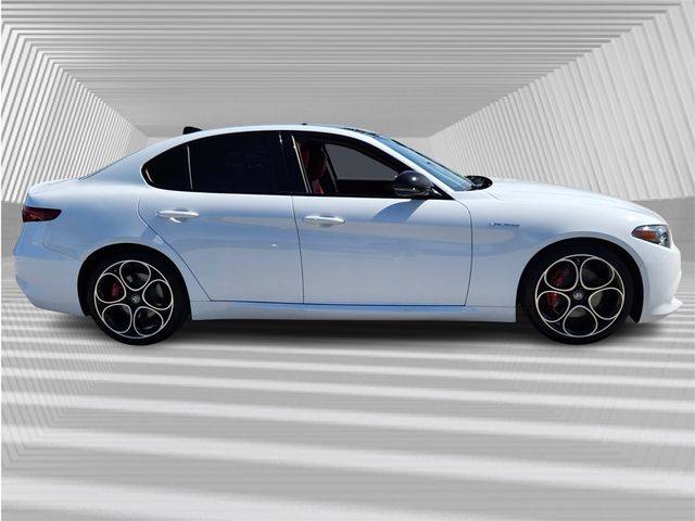 2023 Alfa Romeo Giulia Veloce