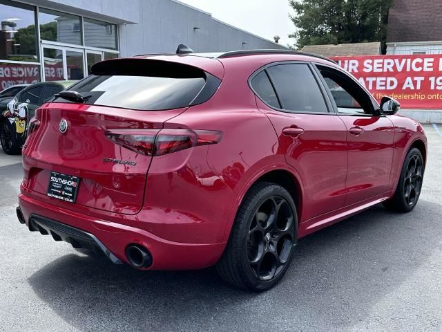 2023 Alfa Romeo Stelvio Estrema