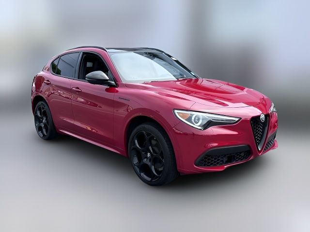 2023 Alfa Romeo Stelvio Estrema