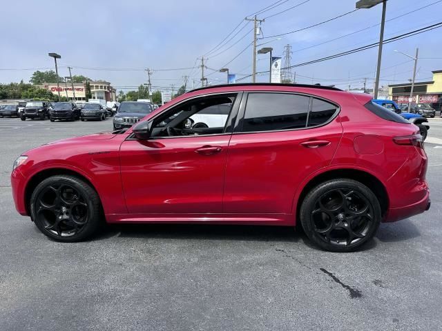 2023 Alfa Romeo Stelvio Estrema