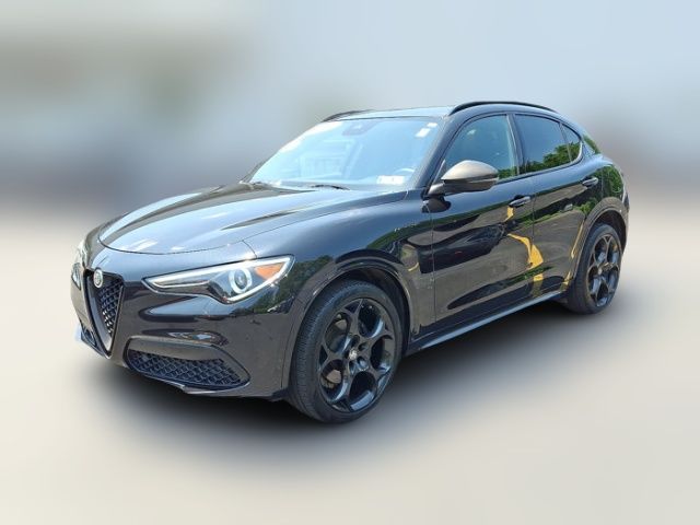 2023 Alfa Romeo Stelvio Estrema