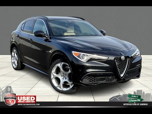 2023 Alfa Romeo Stelvio Lusso