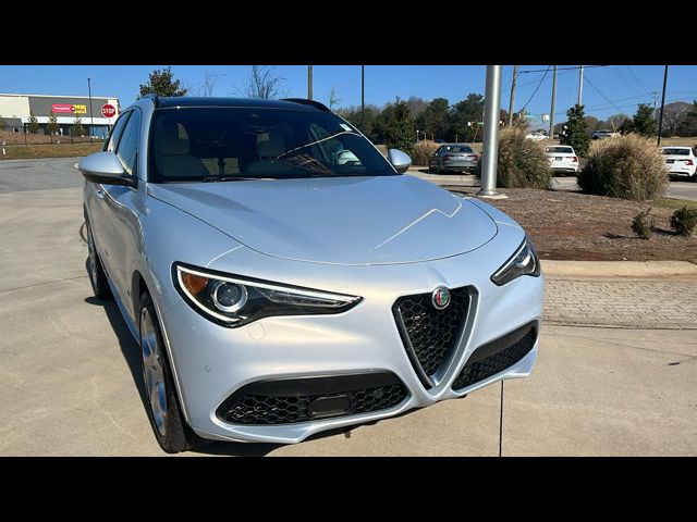 2023 Alfa Romeo Stelvio Lusso