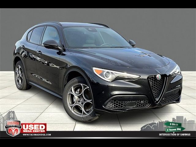 2023 Alfa Romeo Stelvio Sprint